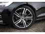 Volvo V60 2.0 B3 R-Design | Trekhaak | Adaptieve Cruise Control | Elekt. bestuurdersstoel + Geheugen | Keyless Entry & Drive | DAB | Parkeercamera | Apple Carplay & Android Auto |
