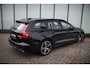 Volvo V60 2.0 B3 R-Design | Trekhaak | Adaptieve Cruise Control | Elekt. bestuurdersstoel + Geheugen | Keyless Entry & Drive | DAB | Parkeercamera | Apple Carplay & Android Auto |