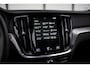 Volvo V60 2.0 B3 R-Design | Trekhaak | Adaptieve Cruise Control | Elekt. bestuurdersstoel + Geheugen | Keyless Entry & Drive | DAB | Parkeercamera | Apple Carplay & Android Auto |