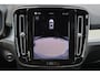 Volvo XC40 B4 Plus Dark - IntelliSafe Assist & Surround - Harman Kardon audio - Elektr. bebienbare voorstoelen met geheugen links - Parkeercamera achter - Verwarmde voorstoelen & stuur - Keyless - Elektr. bedienbare achterklep - Parkeersensoren voor & achter - Draadloze tel. lader - 18 inch wielen