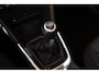 Mazda 2 1.5 Skyactiv-G Dynamic/ 15'' LMV/ Keyless-GO/ Lane-Assist./ Navi/ Airco/ Cruise/ Elek. pakket/ Isofix/ Bluetooth/ Armsteun/ Multi. LEDER. Stuur/ Mistl./ PDC/ Dagrijverl.