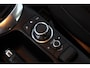 Mazda 2 1.5 Skyactiv-G Dynamic/ 15'' LMV/ Keyless-GO/ Lane-Assist./ Navi/ Airco/ Cruise/ Elek. pakket/ Isofix/ Bluetooth/ Armsteun/ Multi. LEDER. Stuur/ Mistl./ PDC/ Dagrijverl.