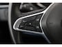 Renault Clio 1.0 TCe Intens Half Leder 16 inch LMV LED Navigatie Achteruitrijcamera Carplay Android Climate Cruise Control Sfeerverlichting