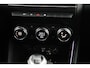 Renault Clio 1.0 TCe Intens Half Leder 16 inch LMV LED Navigatie Achteruitrijcamera Carplay Android Climate Cruise Control Sfeerverlichting