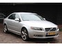 Volvo S80 2.5 T Momentum Leer/Parkeersensor/Trekhaak afneembaar/Apk 10-2027