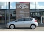 Toyota Auris TOYOTA AURIS 1.8 Hybrid Aspiration Automaat | parkeerhulpcamera achter | elektrische ramen voor | 16” stalen velgen met wieldoppen en 205/55R16 banden (niet op 1.4 D-4D-F) | Climate control | lederen