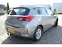 Toyota Auris TOYOTA AURIS 1.8 Hybrid Aspiration Automaat | parkeerhulpcamera achter | elektrische ramen voor | 16” stalen velgen met wieldoppen en 205/55R16 banden (niet op 1.4 D-4D-F) | Climate control | lederen