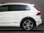 Volkswagen Tiguan 1.5 TSI ACT Highline Business R-Line (PANO, TREKHAAK, ADAPTIVE CRUISE, APPLE CARPLAY/ANDROID AUTO, 360 CAMERA)