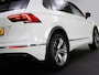 Volkswagen Tiguan 1.5 TSI ACT Highline Business R-Line (PANO, TREKHAAK, ADAPTIVE CRUISE, APPLE CARPLAY/ANDROID AUTO, 360 CAMERA)