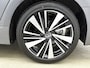 Toyota Corolla Touring Sports Hybrid 140 Dynamic BTW voertuig | Parkeersensoren voor+achter | Stoelverwarming | Draadloze telefoonlader | Navigatie | Apple CarPlay/Android auto |