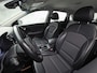 Kia Niro Hybrid 1.6 GDi DynamicLine Automaat (APPLE CARPLAY, NAVIGATIE, CAMERA, LEDER, SPORTSTOELEN, LANE ASSIST, CRUISE, NIEUWSTAAT)