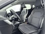 Renault Captur 1.3 TCe 140Pk Intens | Navigatie | Stoelverwarming | Apple Carplay/Android Auto | Parkeersensoren Voor & Achter | Achteruitrijcamera | Climate Control | Cruise Control | Trekhaak | Keyless Entry | Lichtmetalen Velgen | Privacy Glass |