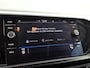 Volkswagen T-Cross 1.0 TSI Sport (APPLE CARPLAY, GROOT NAVI, STOELVERWARMING, PARKEERSENSOREN, SPORTSTOELEN, CRUISE, LM VELGEN, NIEUWSTAAT)