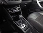Peugeot 2008 1.2 PureTech Allure Sport Automaat (PANORAMADAK, APPLE CARPLAY, NAVIGATIE, CLIMATE, CAMERA, LEDER, SPORTSTOELEN, GETINT GLAS, CRUISE, NIEUWE APK, NIEUWSTAAT)