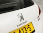 Peugeot 2008 1.2 PureTech Allure Sport Automaat (PANORAMADAK, APPLE CARPLAY, NAVIGATIE, CLIMATE, CAMERA, LEDER, SPORTSTOELEN, GETINT GLAS, CRUISE, NIEUWE APK, NIEUWSTAAT)