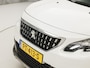 Peugeot 2008 1.2 PureTech Allure Sport Automaat (PANORAMADAK, APPLE CARPLAY, NAVIGATIE, CLIMATE, CAMERA, LEDER, SPORTSTOELEN, GETINT GLAS, CRUISE, NIEUWE APK, NIEUWSTAAT)