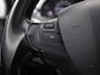 Peugeot 2008 1.2 PureTech Allure Sport Automaat (PANORAMADAK, APPLE CARPLAY, NAVIGATIE, CLIMATE, CAMERA, LEDER, SPORTSTOELEN, GETINT GLAS, CRUISE, NIEUWE APK, NIEUWSTAAT)