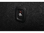 Volvo XC40 Recharge Plus 70 kWh - IntelliSafe Assist & Surround - Parkeercamera achter - Verwarmde voorstoelen & stuur - Parkeersensoren voor & achter - Draadloze tel. lader - Warmtepomp - Inklapbare trekhaak - 19' LMV