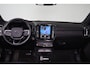 Volvo XC40 Recharge Plus 70 kWh - IntelliSafe Assist & Surround - Parkeercamera achter - Verwarmde voorstoelen & stuur - Parkeersensoren voor & achter - Draadloze tel. lader - Warmtepomp - Inklapbare trekhaak - 19' LMV