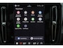 Volvo XC40 Recharge Plus 70 kWh - IntelliSafe Assist & Surround - Parkeercamera achter - Verwarmde voorstoelen & stuur - Parkeersensoren voor & achter - Draadloze tel. lader - Warmtepomp - Inklapbare trekhaak - 19' LMV