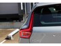 Volvo XC40 B4 Plus Dark | Trekhaak | Verwarmbare voorstoelen en stuurwiel | Premium audio by Harman Kardon | Adaptieve cruise control | Verwarmbare voorruit | Keyless | Elektrische achterklep | Apple carplay/Android auto