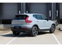 Volvo XC40 B4 Plus Dark | Trekhaak | Verwarmbare voorstoelen en stuurwiel | Premium audio by Harman Kardon | Adaptieve cruise control | Verwarmbare voorruit | Keyless | Elektrische achterklep | Apple carplay/Android auto