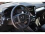 Volvo XC40 B4 Plus Dark | Trekhaak | Verwarmbare voorstoelen en stuurwiel | Premium audio by Harman Kardon | Adaptieve cruise control | Verwarmbare voorruit | Keyless | Elektrische achterklep | Apple carplay/Android auto