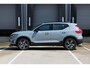 Volvo XC40 B4 Plus Dark | Trekhaak | Verwarmbare voorstoelen en stuurwiel | Premium audio by Harman Kardon | Adaptieve cruise control | Verwarmbare voorruit | Keyless | Elektrische achterklep | Apple carplay/Android auto
