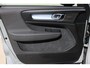 Volvo XC40 B4 Plus Dark | Trekhaak | Verwarmbare voorstoelen en stuurwiel | Premium audio by Harman Kardon | Adaptieve cruise control | Verwarmbare voorruit | Keyless | Elektrische achterklep | Apple carplay/Android auto