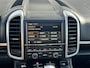 Porsche Cayenne 4.8 S Luchtvering Trekhaak Panorama Camera 21 inch Verwarmde voorruit Bose