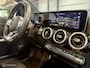 Mercedes-Benz B-klasse 180 Business Solution AMG | Pano | Camera | Stoelverwarming | NAP | Elektrische achterklep | Widescreen | Spoor- & Remassistent | DYNAMIC