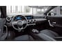 Mercedes-Benz A-klasse 180 AMG Line | Panoramadak | Night | Multispaaks | Achteruitrijcamera | Stoelverwarming |