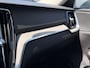 Volvo V60 T6 AUT8 310PK Inscription, Standkachel | Adaptieve Cruise Control met Pilot Assist | BLIS Dodehoekdetectie | 19 inch lichtmetalen velgen | Trekhaak, semi elektrisch inklapbaar | Park Assist voor & achter met camera |