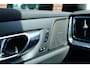 Volvo V60 T8 Plug-in hybrid AWD Plus Dark | Panoramisch schuif-/kanteldak | Trekhaak, inklapbaar | 360 graden camera | Head-up display | Verwarmbare voorstoelen, achterbank en stuurwiel | Premium audio by Harman Kardon | Elektrisch verstelbare voorstoelen met geheugenfunctie | Extra getint glas | Pilot assist