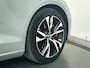 Volvo V60 B4 Essential Edition | Parkeercamera | Stoel- en stuurverwarming | Trekhaak | Getint glas