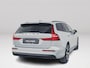 Volvo V60 B4 Essential Edition | Parkeercamera | Stoel- en stuurverwarming | Trekhaak | Getint glas