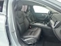 Volvo V60 B4 Essential Edition | Parkeercamera | Stoel- en stuurverwarming | Trekhaak | Getint glas