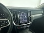 Volvo V60 B4 Essential Edition | Parkeercamera | Stoel- en stuurverwarming | Trekhaak | Getint glas