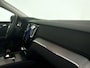 Volvo V60 B4 Essential Edition | Parkeercamera | Stoel- en stuurverwarming | Trekhaak | Getint glas