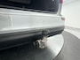 Volvo V60 B4 Essential Edition | Parkeercamera | Stoel- en stuurverwarming | Trekhaak | Getint glas