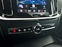 Volvo V60 B4 Essential Edition | Parkeercamera | Stoel- en stuurverwarming | Trekhaak | Getint glas