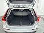 Volvo V60 B4 Essential Edition | Parkeercamera | Stoel- en stuurverwarming | Trekhaak | Getint glas