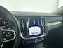 Volvo V60 B4 Essential Edition | Parkeercamera | Stoel- en stuurverwarming | Trekhaak | Getint glas