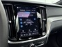Volvo V60 2.0 T8 Plug-in hybrid AWD Plus Dark | Trekhaak | Panoramadak | HUD | PDC V+A en 360 camera | Extra Getint Glas | Stoel + Stuurverwarming | Apple Carplay-Android Auto |