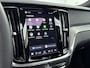 Volvo V60 2.0 T8 Plug-in hybrid AWD Plus Dark | Trekhaak | Panoramadak | HUD | PDC V+A en 360 camera | Extra Getint Glas | Stoel + Stuurverwarming | Apple Carplay-Android Auto |