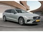 Volvo V60 2.0 T8 Plug-in hybrid AWD Plus Dark | Trekhaak | Panoramadak | HUD | PDC V+A en 360 camera | Extra Getint Glas | Stoel + Stuurverwarming | Apple Carplay-Android Auto |