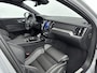 Volvo V60 2.0 T8 Plug-in hybrid AWD Plus Dark | Trekhaak | Panoramadak | HUD | PDC V+A en 360 camera | Extra Getint Glas | Stoel + Stuurverwarming | Apple Carplay-Android Auto |
