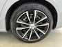 Volvo V60 2.0 T8 Plug-in hybrid AWD Plus Dark | Trekhaak | Panoramadak | HUD | PDC V+A en 360 camera | Extra Getint Glas | Stoel + Stuurverwarming | Apple Carplay-Android Auto |