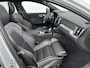 Volvo V60 2.0 T8 Plug-in hybrid AWD Plus Dark | Trekhaak | Panoramadak | HUD | PDC V+A en 360 camera | Extra Getint Glas | Stoel + Stuurverwarming | Apple Carplay-Android Auto |