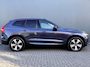 Volvo XC60 BWJ 2023 2.0 T6 Plug-in hybrid 357 PK AWD Plus Black Edition PANORAMADAK | ADAPTIVE CRUISE + PILOT ASIST | KEYLESS | 360 CAM. | ELEKTR. STOELEN + MEMORY | STOEL+STUUR VERW. | ACHTERBANK VERW. | BLIS | CARPLAY | ELEKTR. KLEP | DRAADLOZE TELEFOONLADER